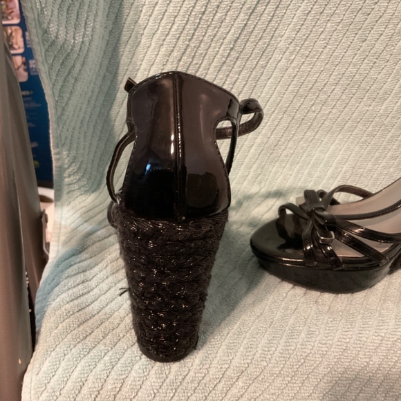 Dress Sandals …Hor - Picture 2 of 5